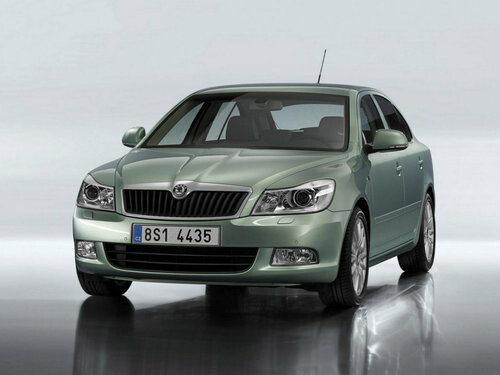 Коврики текстильные "Стандарт" для Skoda Octavia II (лифтбек / A5) 2008 - 2013, черные, 5шт.